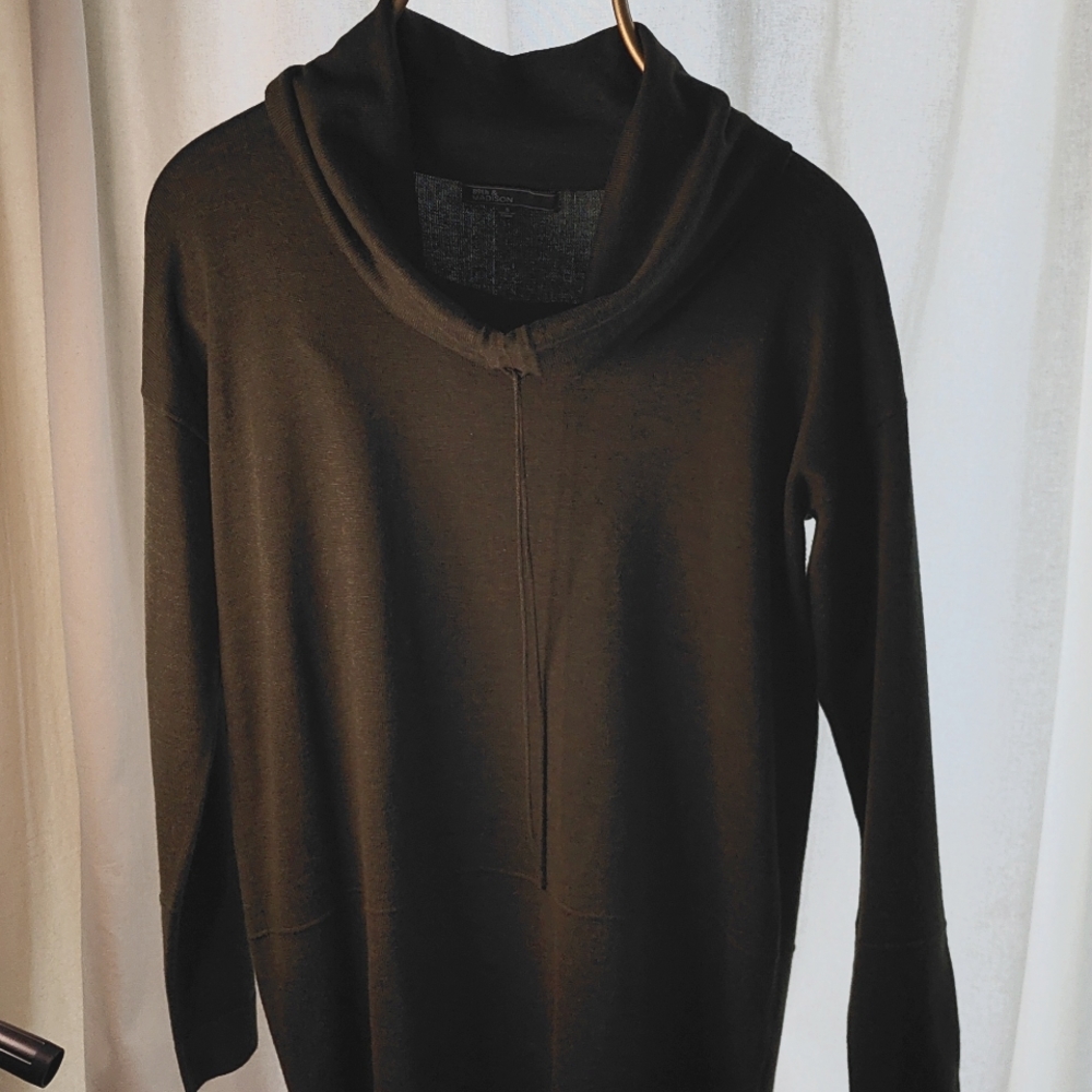 Women's Size S 89th & Madison Dark Olive Green Sweater